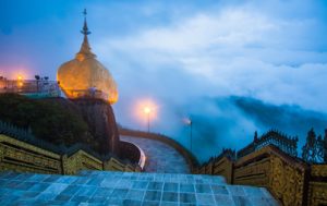 2_Kyaikhtiyoe-Pagoda_Myanmar-Travel_402x253