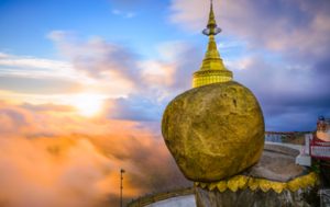 3_Kyaikhtiyoe-Pagoda_Myanmar-Travel_402x253